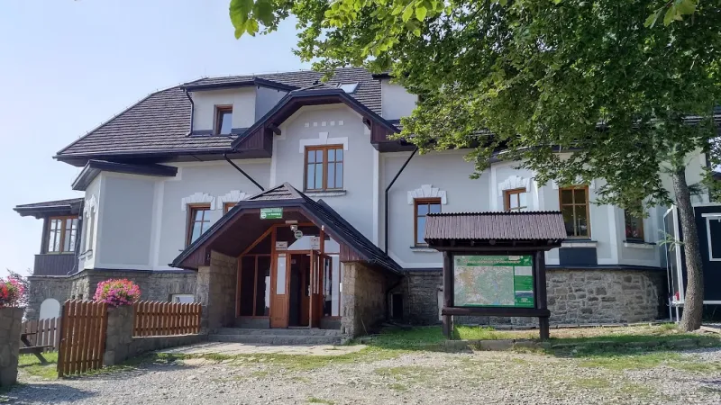 Schronisko PTTK na Magurce